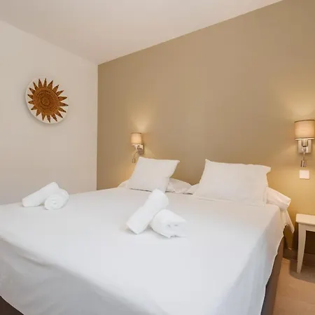 With Large Sunny Terrace, Costabella Holiday home *
